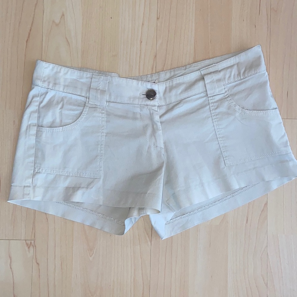 🩳 Forever 21 Size M Beige Short Shorts